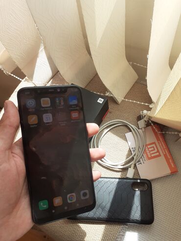 xiaomi mi 5 pro: Xiaomi Mi 8, 64 ГБ, цвет - Черный, 
 Отпечаток пальца