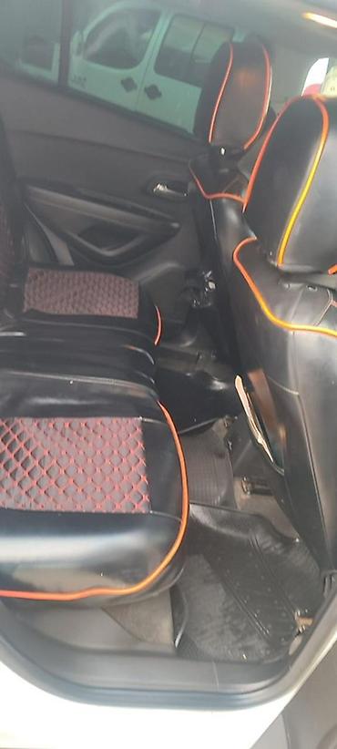 Chevrolet: Chevrolet Trax (LT) – kompakt krossover Xüsusiyyətlər: - Kuzov: ağ — 10