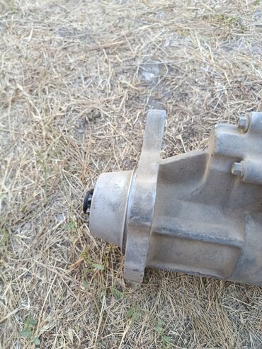 Передние фары: Передняя правая фара — 9