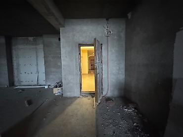 terea satisi: 4 otaqlı, Yeni tikili, 180 kv. m — 2