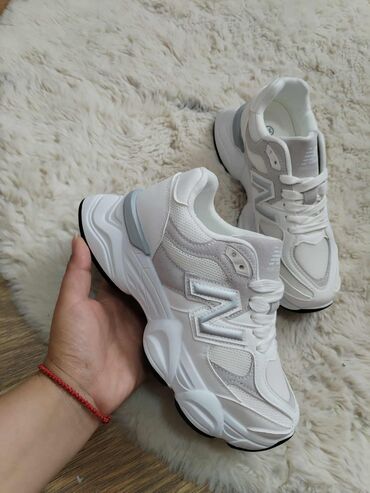 Patike: New Balance, 37, bоја - Bela — 2