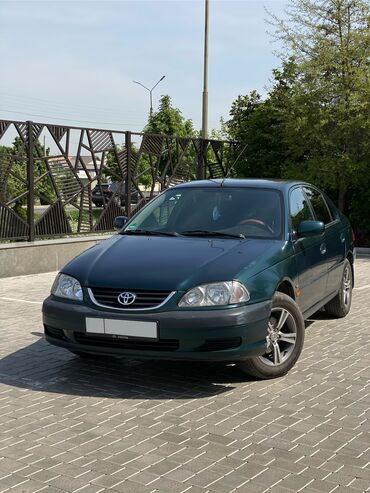Toyota: Toyota Avensis: 2002 г., 1.8 л, Механика, Бензин, Седан