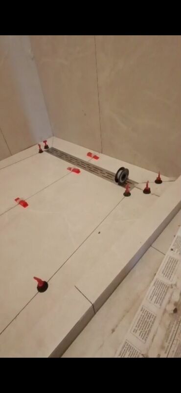 Укладка плитки: Подготовка стен для укладки, Подготовка стен для грунтовки, Резка плитки | Керамическая плитка | Вертикальная укладка, Диагональная укладка, Горизонтальная укладка Больше 6 лет опыта — 15