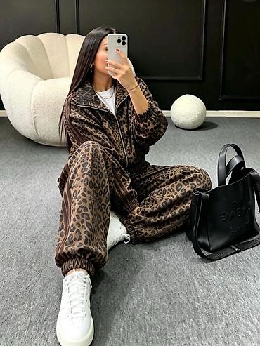 nerc bunde cena: Ženski komplet sa leopard printom
S M L Xl — 3