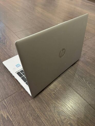 HP: HP 15.6 ", Intel Core i5, 256 GB