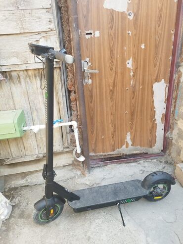 электронный самокат: ACER AES015 modelidi 1600manata alinib Çox az sürülüb heç bir