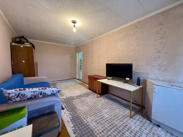 срочно продаётся 1 комнатная квартира в районе парк фучика: 1 бөлмө, 33 кв. м, Жеке план, 2 кабат, Косметикалык ремонт