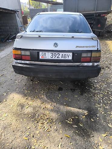 1989: Volkswagen Passat: 1989 г., Седан — 2