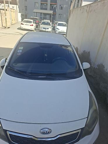 Kia: Kia Rio sedan – ağ rəng, 4 qapı, Azərbaycanda qeydiyyat (90-NR-687 — 5
