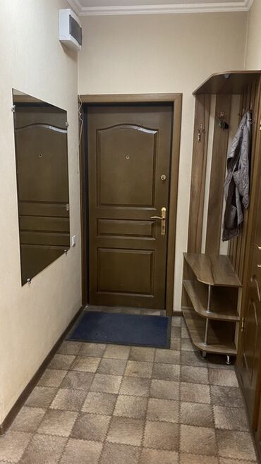 обмен квартиру на частный дом: 3 комнаты, 93 м², 105 серия, 1 этаж, Старый ремонт