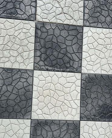 Тротуарная плитка: Тротуарная плитка 

- Формат: квадрат 30×30 см
серая 500
цветная 550 — 9