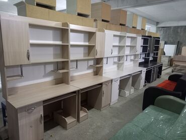 Компьютерные столы: Компьютерный стол, Новый, С полками — 2