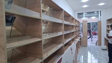Rəf vitrinləri: Quru meyve vitrinlerdi magaza baglanim 2 ci mebel Kimi satiram sekilde