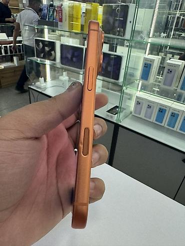 goggle pixel: IPhone 17 Pro, 256 ГБ, в оранжевом цвете корпуса. Смартфон с плоскими — 4