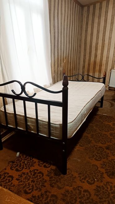 софа кровать: Təknəfərlik çarpayı, Matras ilə, Malayziya