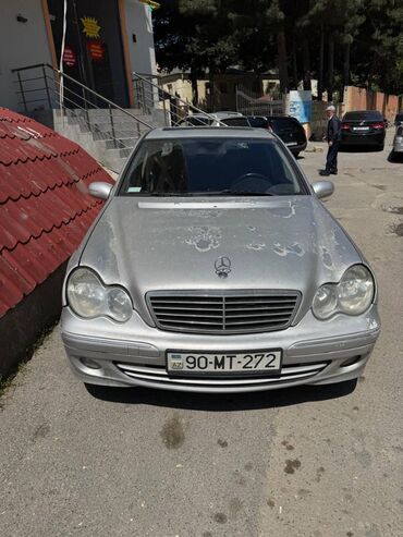 Mercedes-Benz: Mercedes-Benz C 240: 2.6 l | 2005 il Sedan