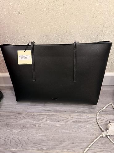 Calvin Klein qadın tote çantası - Rəng: qara - Model/etiket kodu