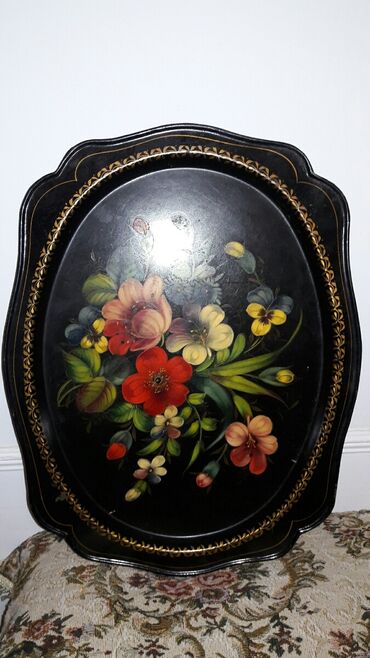 вазы для фруктов и конфет: Padnos. Üzərindəki şəkil əl işidir. Böyük(41x51) 15azn, balaca(32x42)