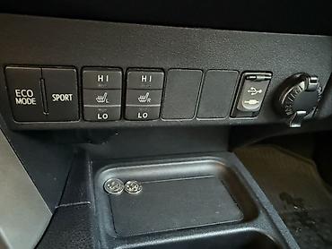 Toyota: Toyota RAV4: 2018 г., 2.5 л, Автомат, Бензин, Кроссовер — 12