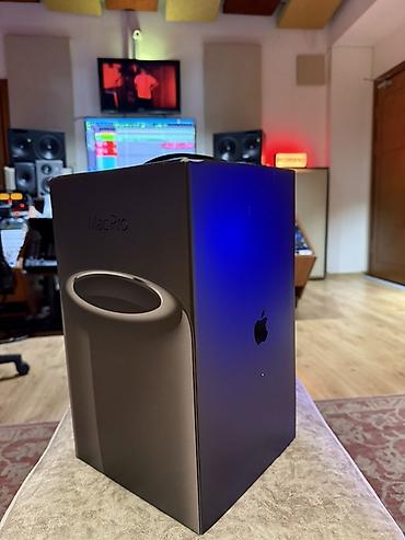macbook pro m3 pro: Apple Mac Pro masaüstü kompüteri. Peşəkar studiyada bugunə kimi — 2