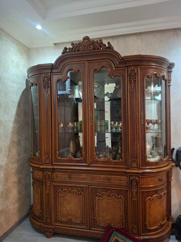 Сервант, Нет кредита
