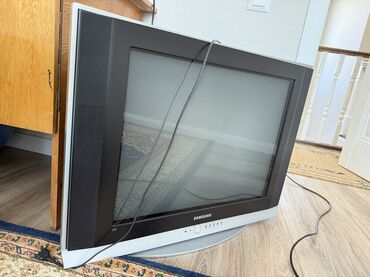 купить пульт для телевизора: ЭЛТ-телевизор Samsung с плоским экраном и диагональю 21 дюйм в сером