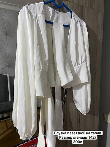 Джинсы: Джинсы, Прямые, Средняя талия — 10