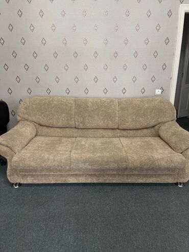 диван два кресла комплект: Прямой диван, цвет - Бежевый, Б/у