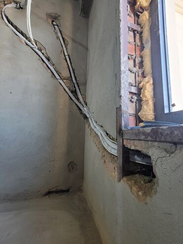 Установка кондиционеров: Установка кондиционеров. Прокладка коммуникаций ( труб ) на стадии — 9