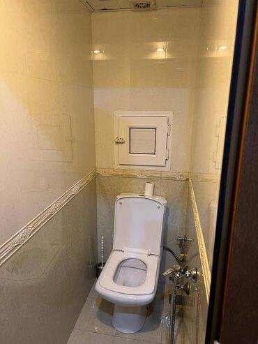 Uzunmüddətli kirayə mənzillər: 9 mkr,21 saylı poliklinikanın arxasında,9 mərtəbənin,1-ci — 5