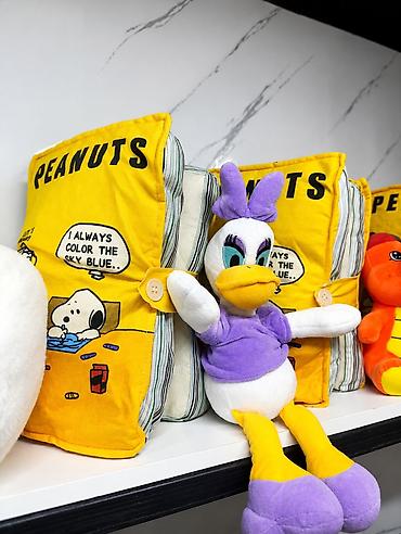 мики маус: Мягкая игрушка-утка Daisy Duck + декоративная подушка-комикс Peanuts — 1