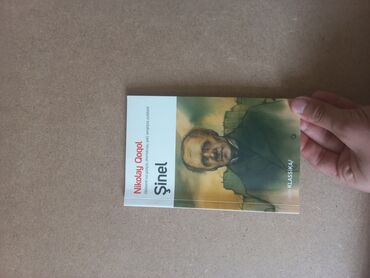 Nikolay Qoqolun "Şinel" kitabı. Bu əsər rus ədəbiyyatının klassik