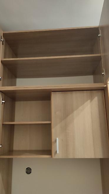 Шифоньеры, шкафы для одежды: Продается встроенный шкаф очень вместительный и удобный.Очень много — 10