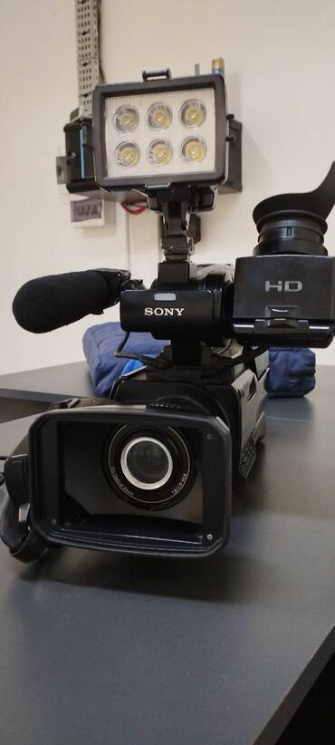 Videokameralar: Sony 1500 Ela veziyetde, 2 kamera daşi, 2 projektor daşi, 1