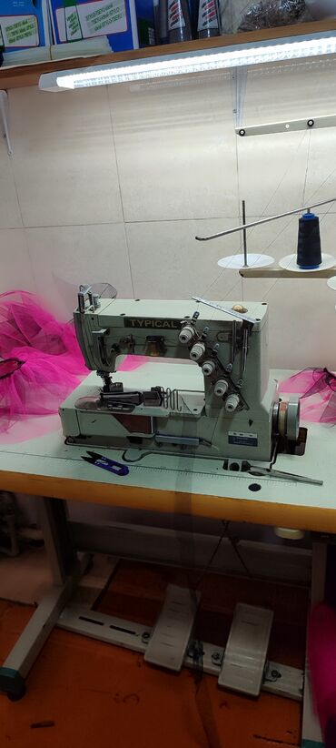 распошивальную промышленную машину: Швейная машина Typical, Распошивальная машина