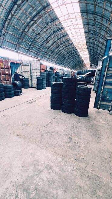 продаю или меняю с доплатой: 📍 Продаётся место с 20-тонным контейнером г. Ош, район ХБК, рынок