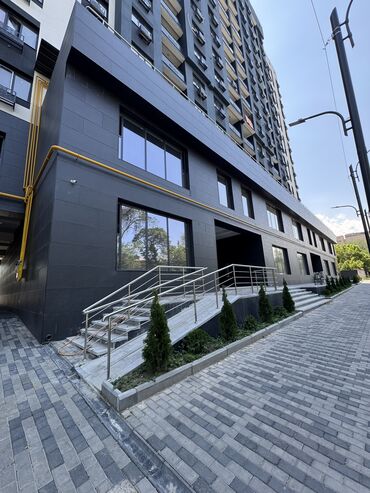 помещения для офиса: Сдаю Офис, 250 м², В жилом комплексе, 1 линия