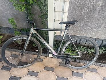 6 2: Фикс-байк/синглспид State Bicycle Co. Undefeated (надпись на раме — 3