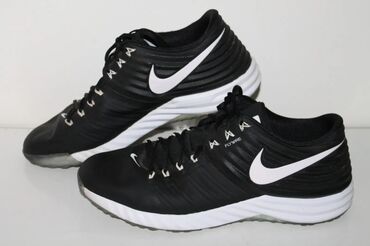 Кроссовки и спортивная обувь: Nike Lunar Trout 2 Turf
в идеальном состоянии
размер 9,5us (27,5 см)