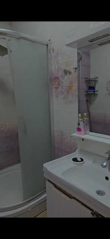 Mənzillərin satışı: Memar Əcəmi metronun yaxinliqinda məktəbə yaxin yerləşir 3 otaqlı tam