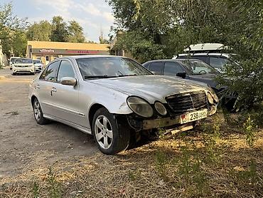 x class: Mercedes-Benz E-Class: 2002 г., 2.6 л, Автомат, Бензин, Седан — 5