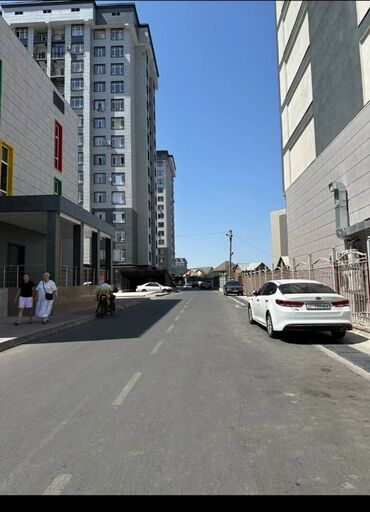 продаю квартиру исанова: СРОЧНО ПРОДАЕТСЯ 📌Элитка 📌Район джал 📌Площадь: 55 📌 Этаж 15/16