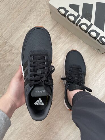 спортивный комплект: Мужские кроссовки, 41.5, Adidas, Новый, цвет - Черный, Самовывоз, Бесплатная доставка