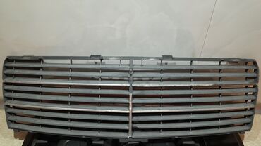 Радиаторы: Mercedes-Benz avtomobilləri üçün nəzərdə tutulmuş boz rəngli plastik
