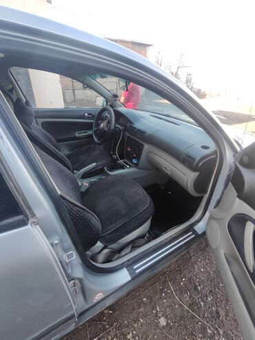 Volkswagen: Volkswagen Passat: 2002 г., 1.6 л, Механика, Газ, Седан — 12