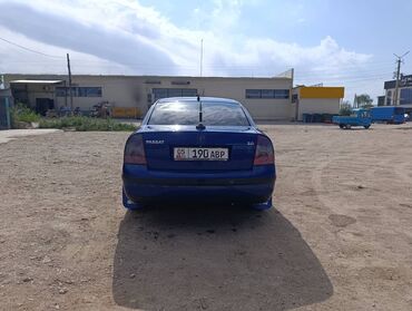 жетта машина: Volkswagen Passat седан, синий цвет кузова. Бензиновый двигатель 2.0