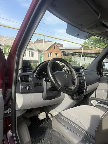 ролик на спринтер: Mercedes‑Benz Sprinter (поколение NCV3), бордовый фургон. Основные — 6