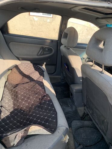 Mazda: Mazda 626: 1992 г., 2 л, Механика, Бензиновая, Седан — 6