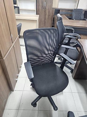 kreslolar ofis ucun: İşlənmiş, Təkərli, Qolları tənzimlənmir, Parça — 1