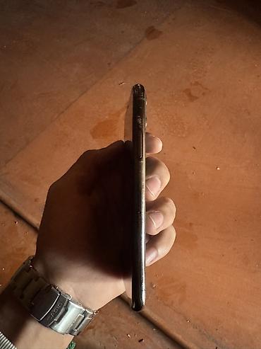 Apple iPhone: IPhone 11 Pro, 64 GB, Qara, Face ID — 8